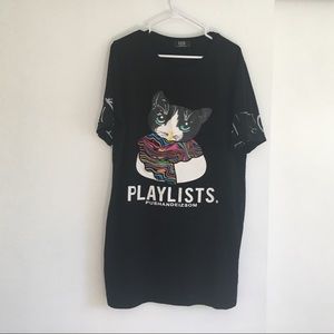 Oversized long cat T-shirt/dress.